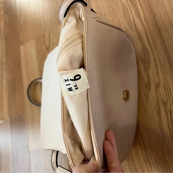 Crossbody Bag - Picture 6 of 9